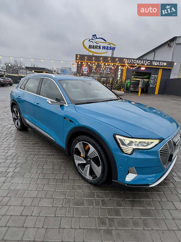 Внедорожник / Кроссовер Audi e-tron 2019 в Харькове