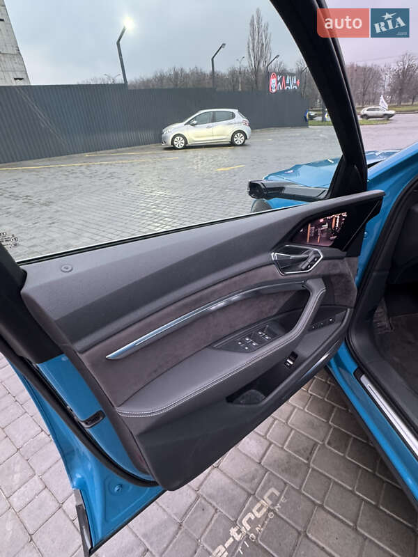 Внедорожник / Кроссовер Audi e-tron 2019 в Харькове