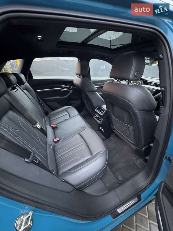 Внедорожник / Кроссовер Audi e-tron 2019 в Харькове