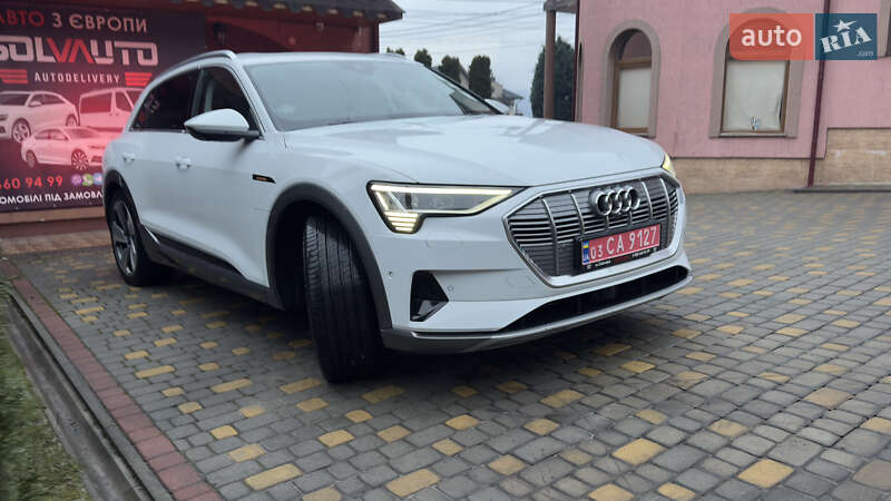Внедорожник / Кроссовер Audi e-tron 2019 в Сваляве
