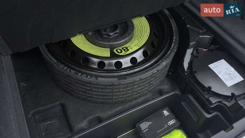 Внедорожник / Кроссовер Audi e-tron 2019 в Сваляве