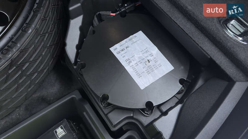 Внедорожник / Кроссовер Audi e-tron 2019 в Сваляве