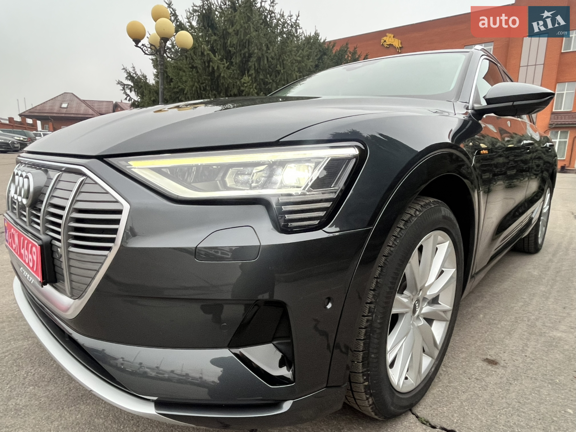 2020 Audi e-tron - мініатюра 9