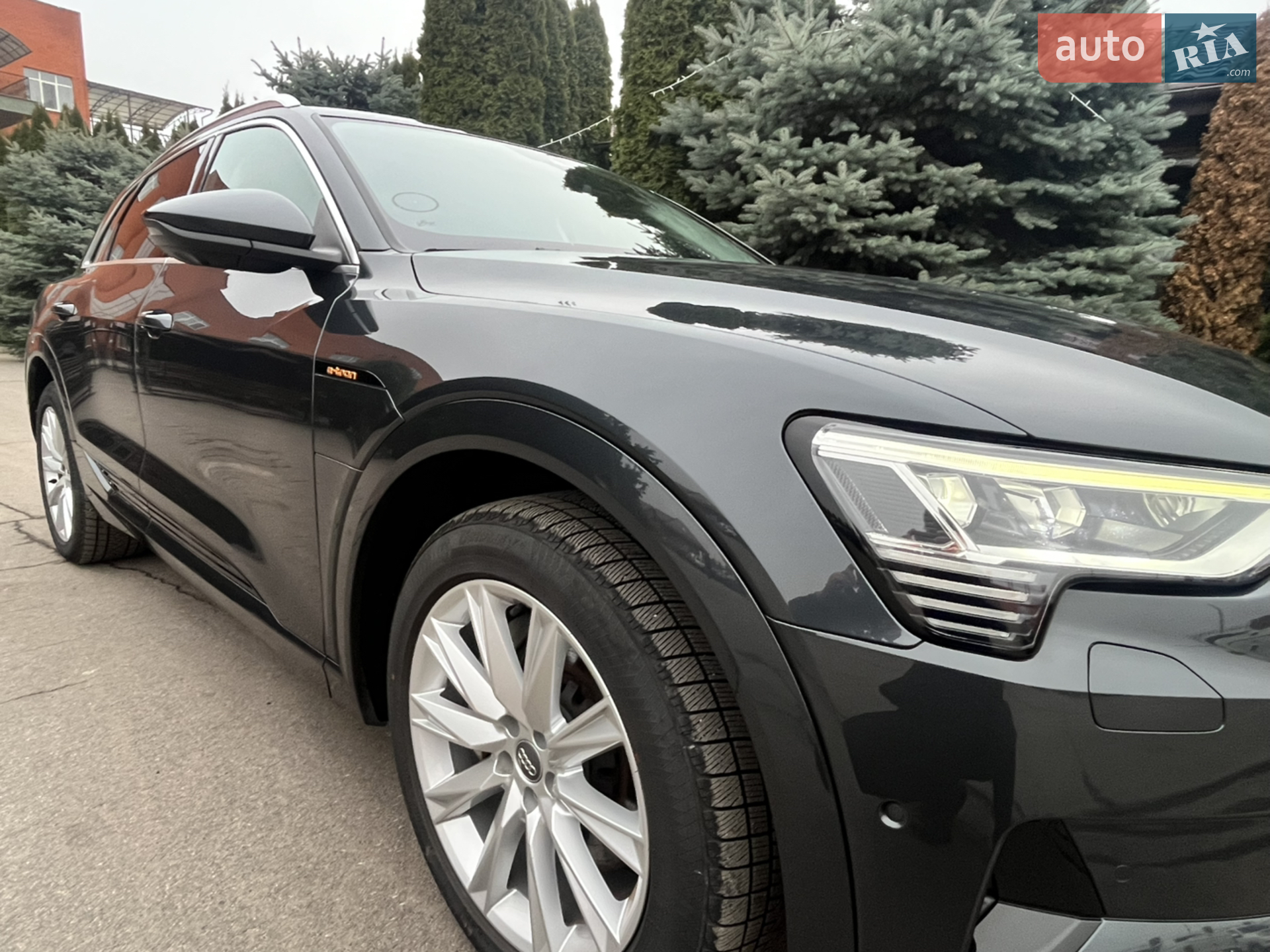 2020 Audi e-tron - мініатюра 12
