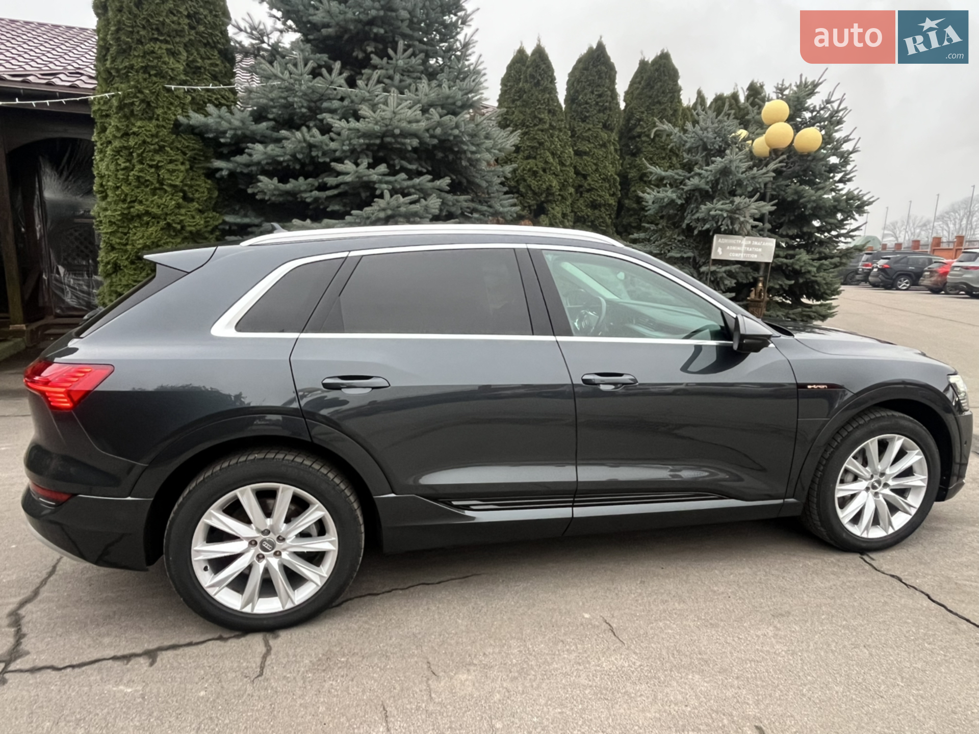 2020 Audi e-tron - мініатюра 25