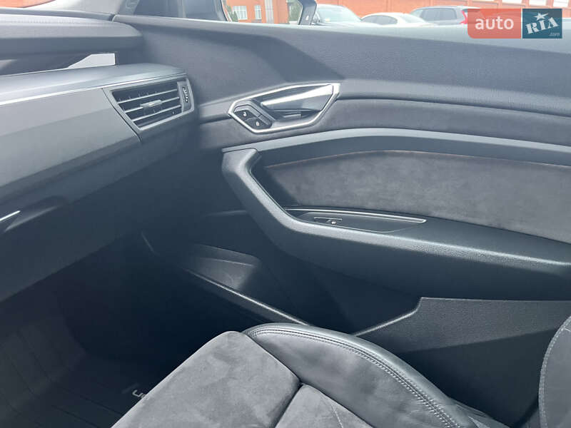 Внедорожник / Кроссовер Audi e-tron 2020 в Умани фото 27 Внедорожник / Кроссовер Audi e-tron 2020 в Умани