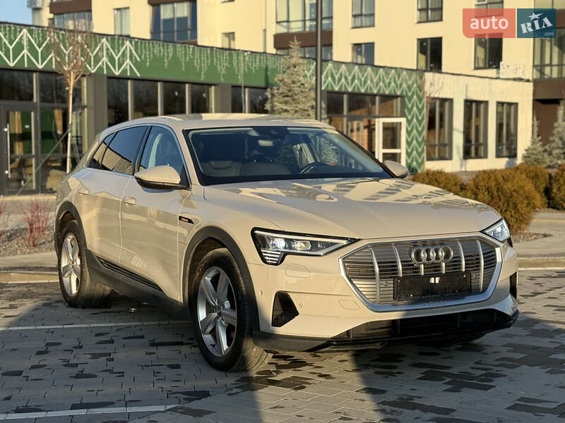 Внедорожник / Кроссовер Audi e-tron 2020 в Городке