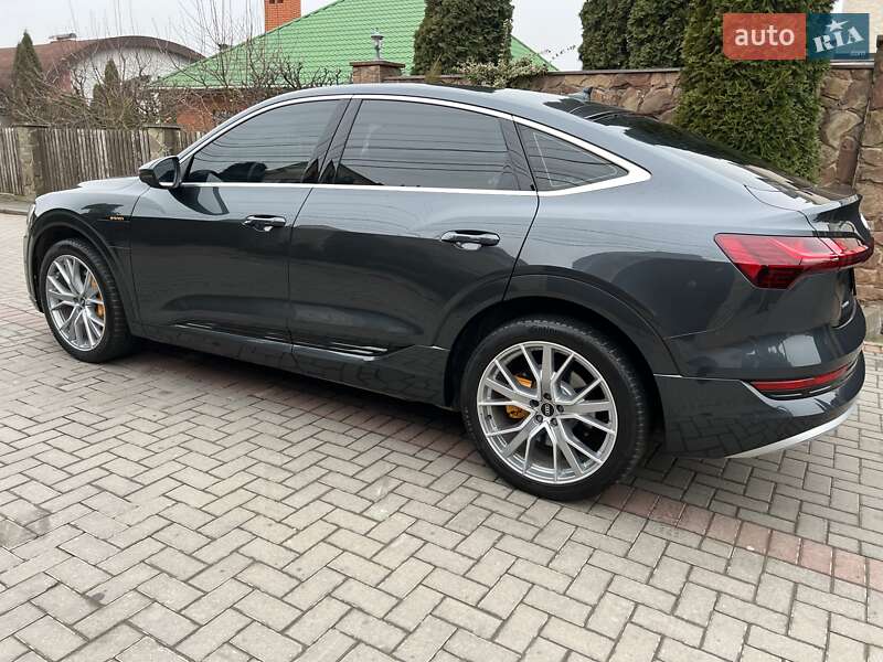 Позашляховик / Кросовер Audi e-tron 2023 в Хмельницькому