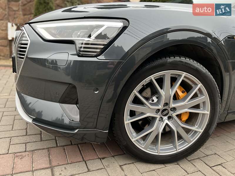 Позашляховик / Кросовер Audi e-tron 2023 в Хмельницькому