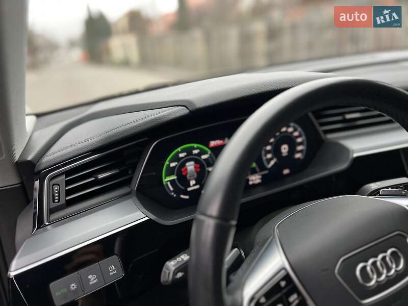 Позашляховик / Кросовер Audi e-tron 2023 в Хмельницькому