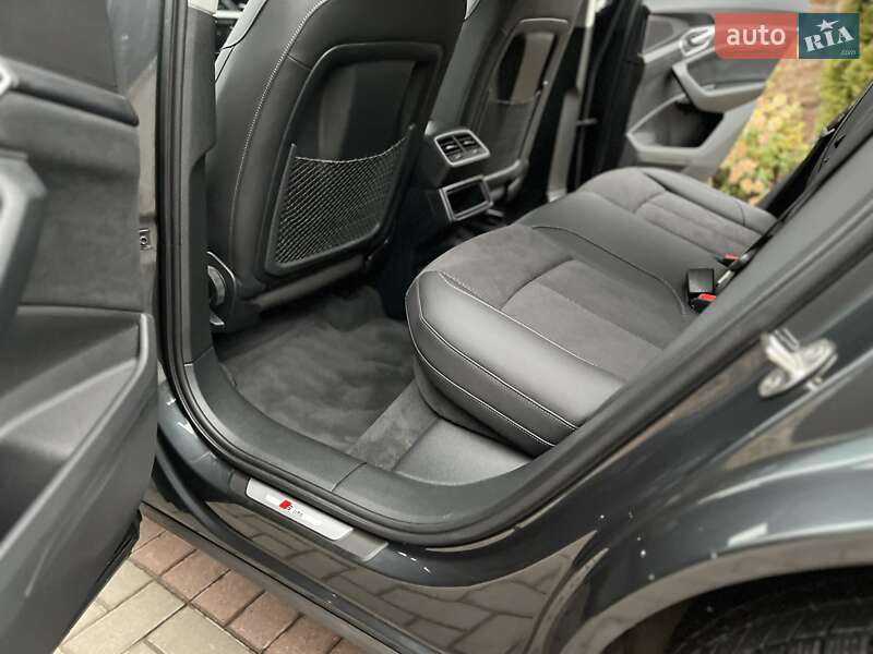 Позашляховик / Кросовер Audi e-tron 2023 в Хмельницькому