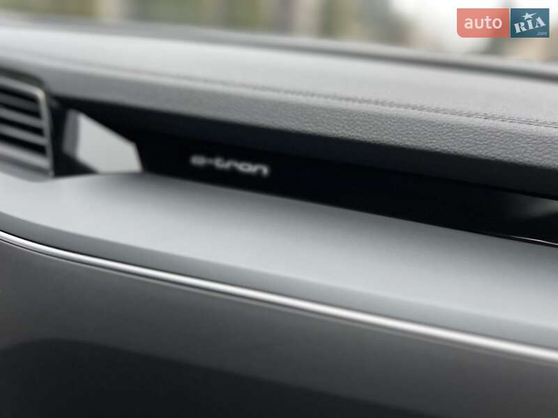 Позашляховик / Кросовер Audi e-tron 2023 в Хмельницькому