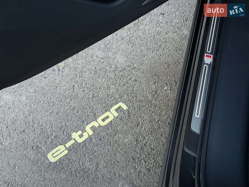 Внедорожник / Кроссовер Audi e-tron 2020 в Львове