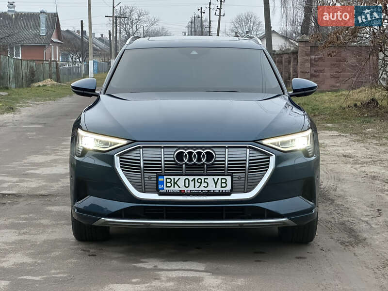 Внедорожник / Кроссовер Audi e-tron 2019 в Ровно