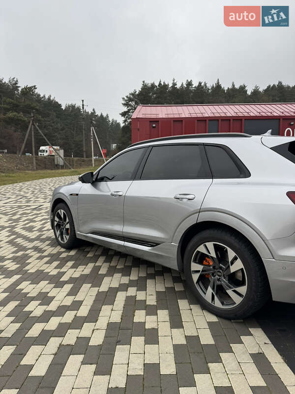 Внедорожник / Кроссовер Audi e-tron 2022 в Львове
