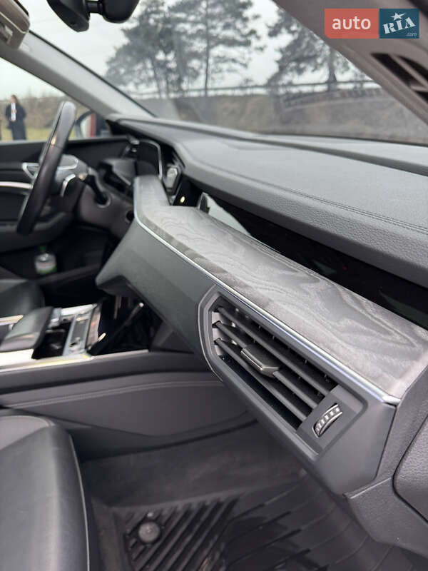 Внедорожник / Кроссовер Audi e-tron 2022 в Львове