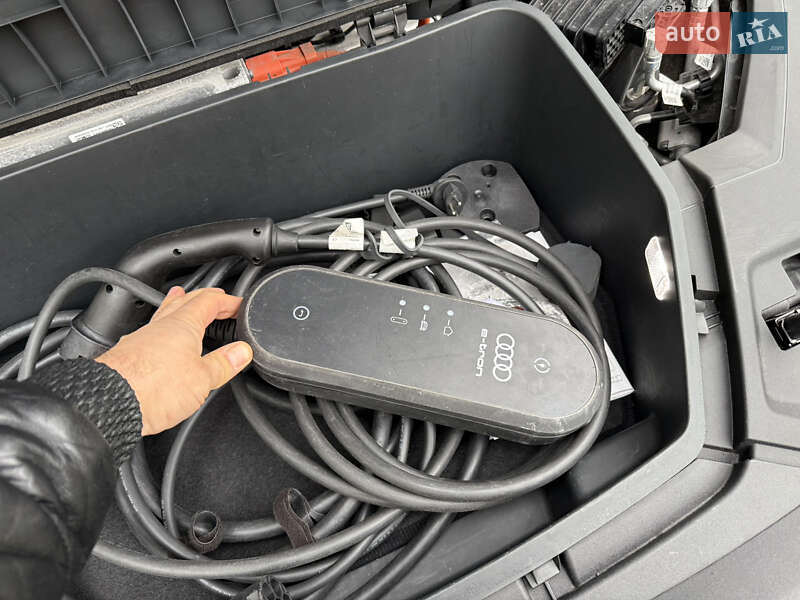 Внедорожник / Кроссовер Audi e-tron 2021 в Тернополе