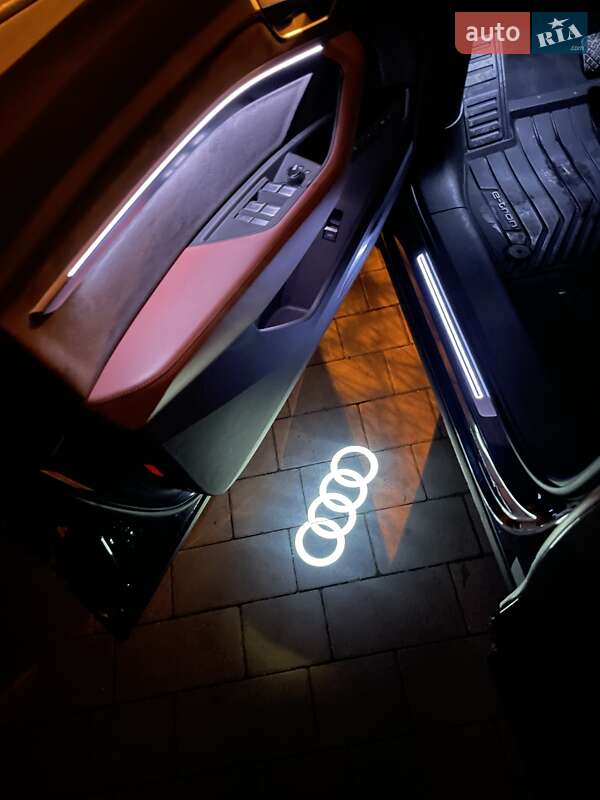 Внедорожник / Кроссовер Audi e-tron 2019 в Львове