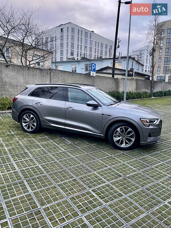 Внедорожник / Кроссовер Audi e-tron 2020 в Львове