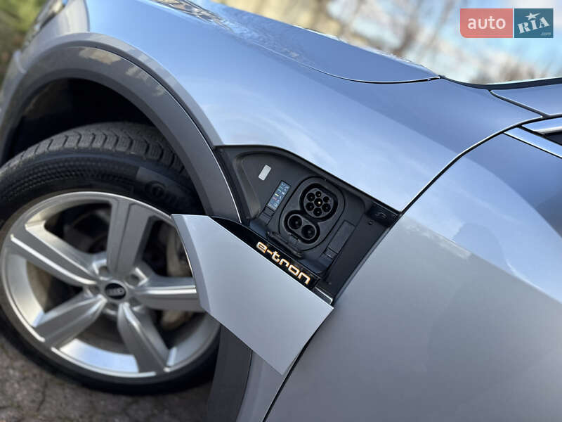 Внедорожник / Кроссовер Audi e-tron 2020 в Днепре