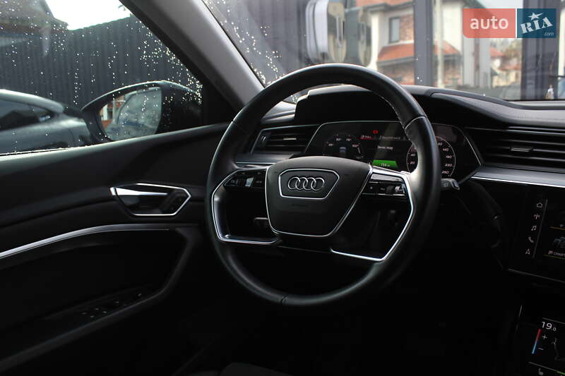 Внедорожник / Кроссовер Audi e-tron 2022 в Киеве