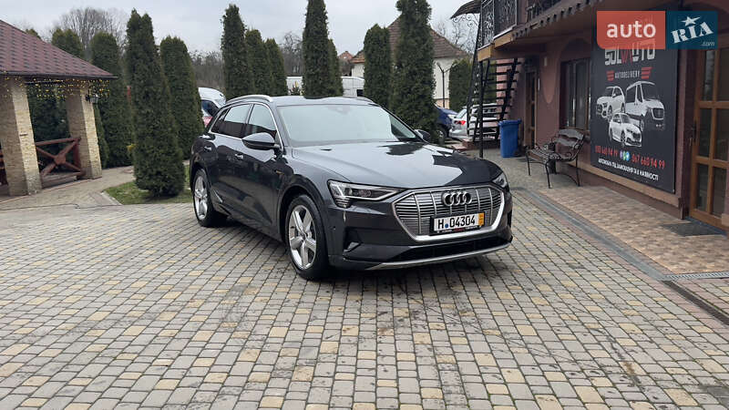 Внедорожник / Кроссовер Audi e-tron 2021 в Сваляве