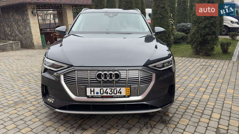 Внедорожник / Кроссовер Audi e-tron 2021 в Сваляве