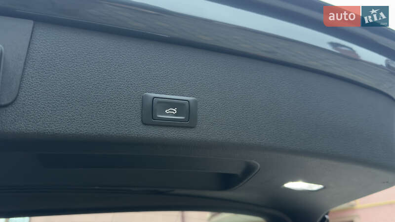 Внедорожник / Кроссовер Audi e-tron 2021 в Сваляве