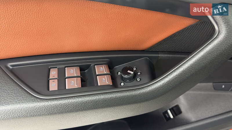 Внедорожник / Кроссовер Audi e-tron 2021 в Сваляве