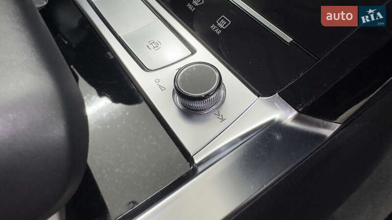 Внедорожник / Кроссовер Audi e-tron 2021 в Сваляве