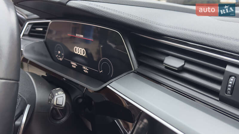 Внедорожник / Кроссовер Audi e-tron 2021 в Сваляве