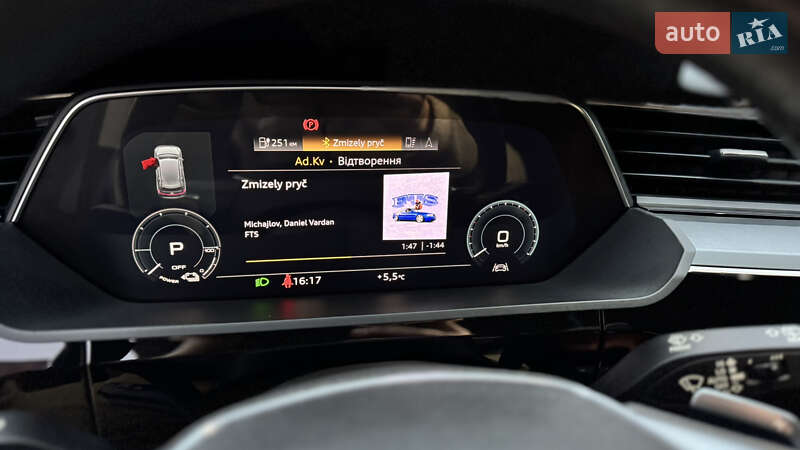 Внедорожник / Кроссовер Audi e-tron 2021 в Сваляве