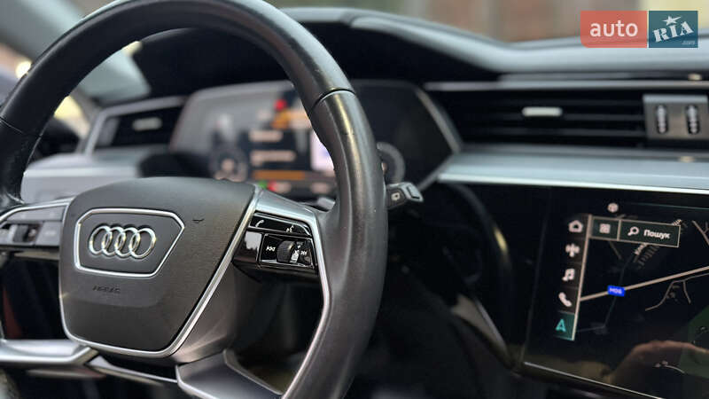 Внедорожник / Кроссовер Audi e-tron 2021 в Сваляве