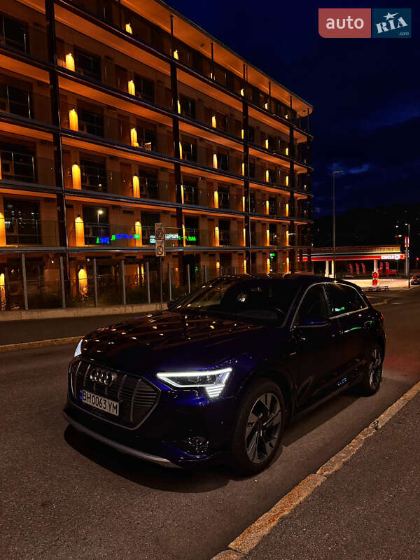 Внедорожник / Кроссовер Audi e-tron 2022 в Одессе