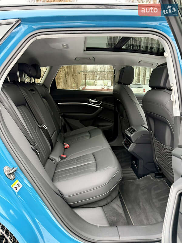 Внедорожник / Кроссовер Audi e-tron 2019 в Киеве