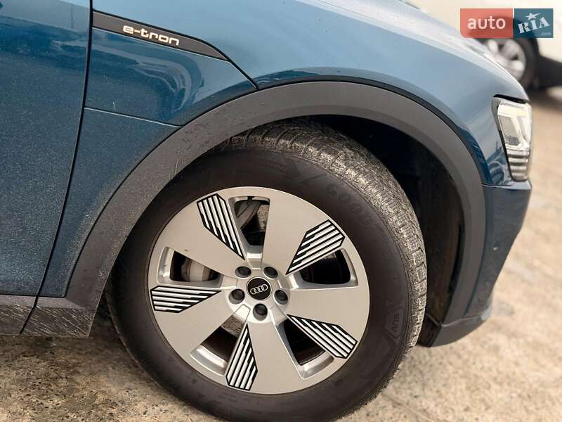 Внедорожник / Кроссовер Audi e-tron 2021 в Львове