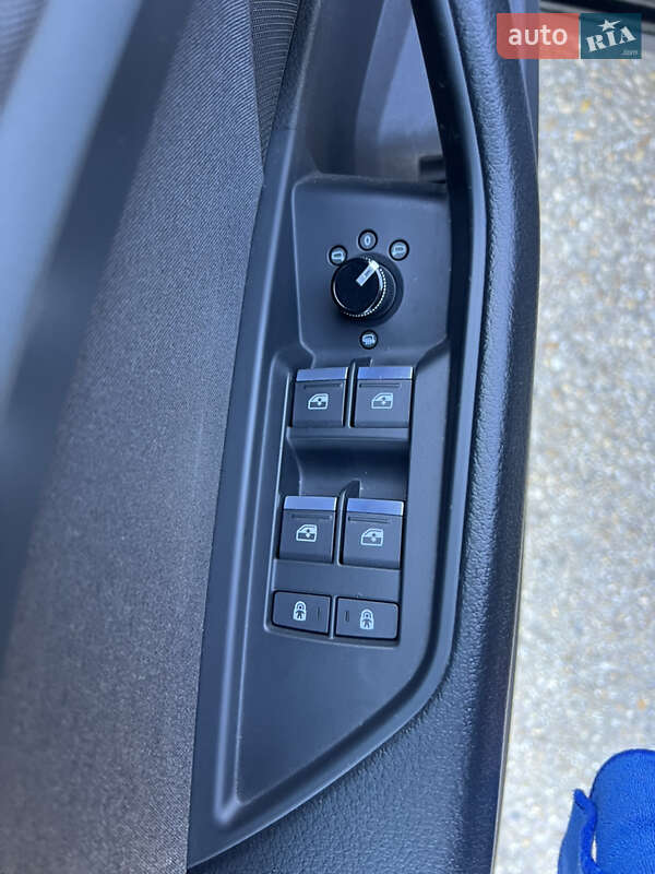 Внедорожник / Кроссовер Audi e-tron 2022 в Ужгороде