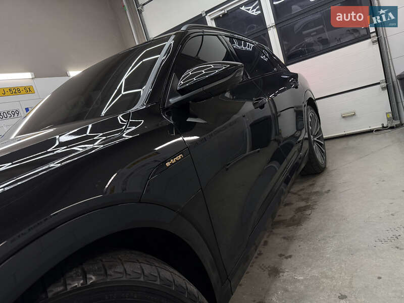 Позашляховик / Кросовер Audi e-tron 2019 в Дрогобичі