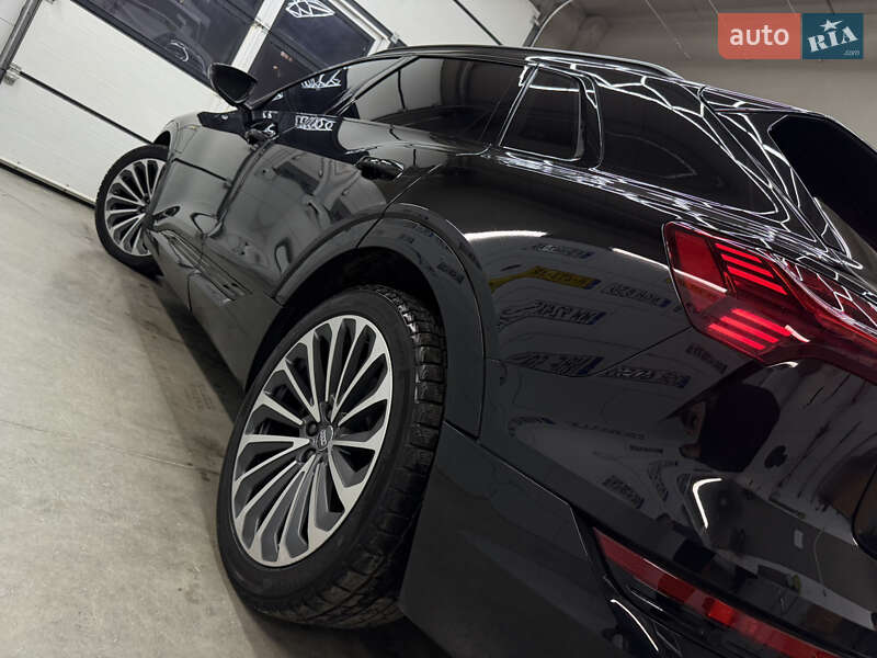 Позашляховик / Кросовер Audi e-tron 2019 в Дрогобичі