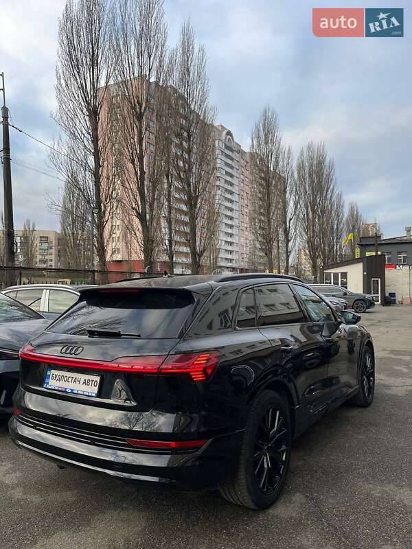 Позашляховик / Кросовер Audi e-tron 2021 в Києві