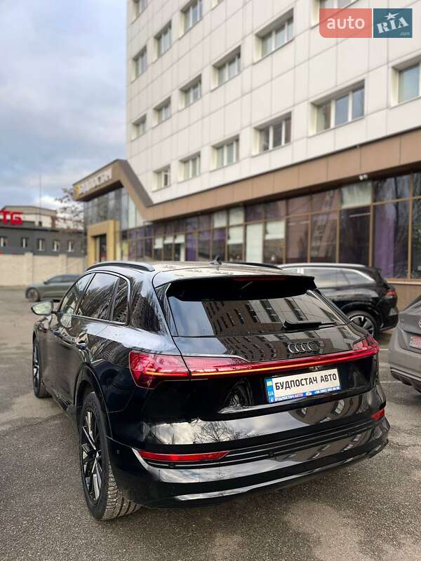 Позашляховик / Кросовер Audi e-tron 2021 в Києві