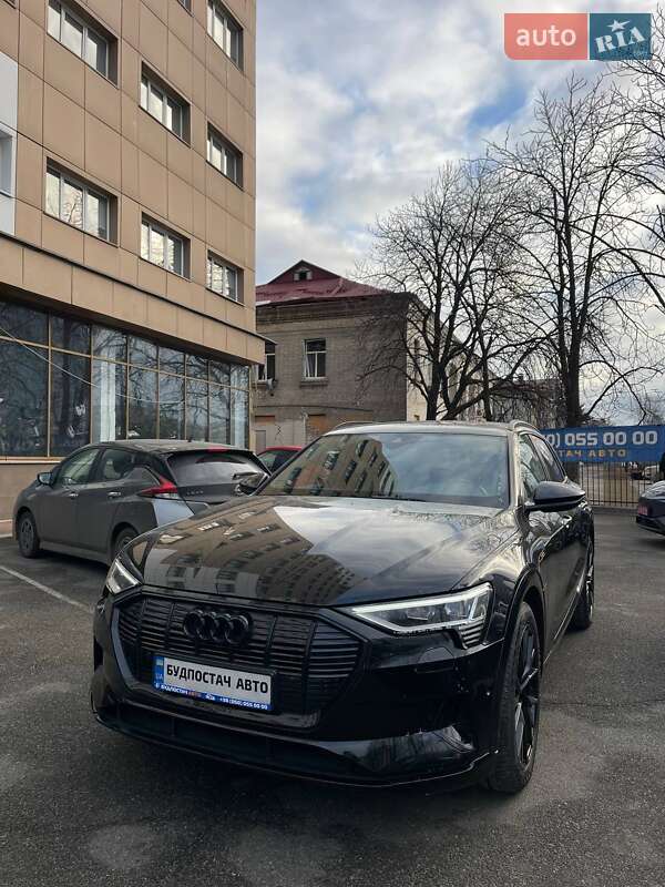Позашляховик / Кросовер Audi e-tron 2021 в Києві