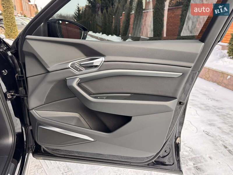 Внедорожник / Кроссовер Audi e-tron 2022 в Хмельницком