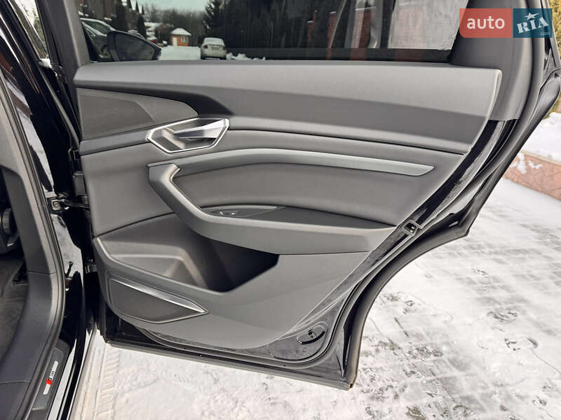 Внедорожник / Кроссовер Audi e-tron 2022 в Хмельницком