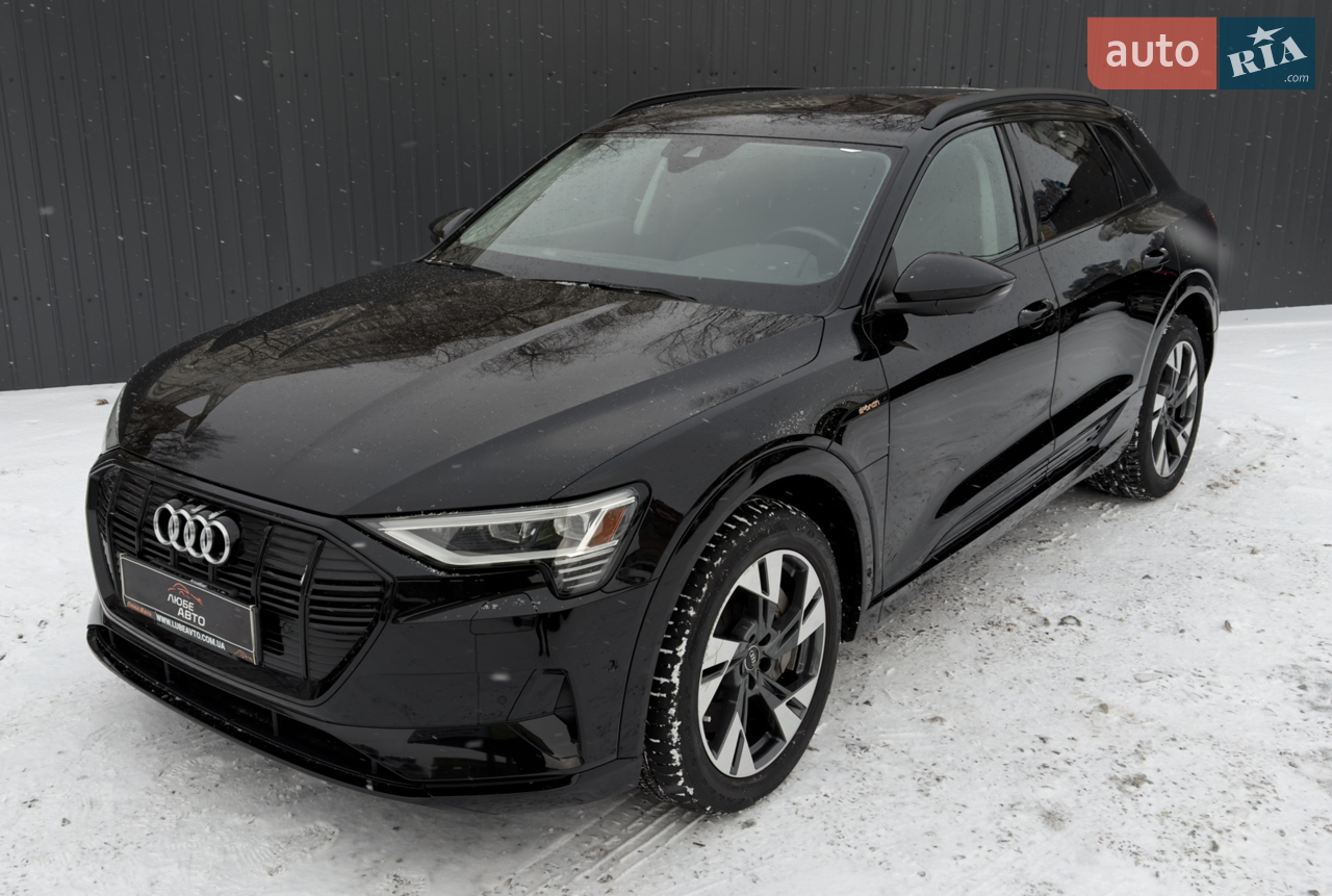 Свіжопригнаний, розмитнений та сертифікований.
Приїхав повністю цілий, без ДТП та в рідній фарбі.
Комплектація: камера 360 та 3D візуалізація, активний дистронік з функцією утримання в полосі, комфортний доступ, підігрів сидінь, 4-х зонний клімат-контроль, повний пакет Driver Assistance, датчик сліпих зон, панорамний дах, електропривід багажника з безконтактним відкриттям та багато іншого!
Телефонуйте або пишіть нам, надамо більше інформації по автомобілю.