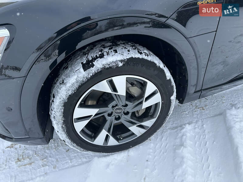 Внедорожник / Кроссовер Audi e-tron 2022 в Сарнах фото 11 Внедорожник / Кроссовер Audi e-tron 2022 в Сарнах