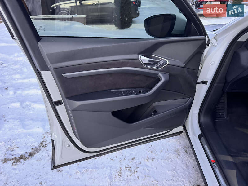 Позашляховик / Кросовер Audi e-tron 2022 в Хмельницькому фото 26 Позашляховик / Кросовер Audi e-tron 2022 в Хмельницькому