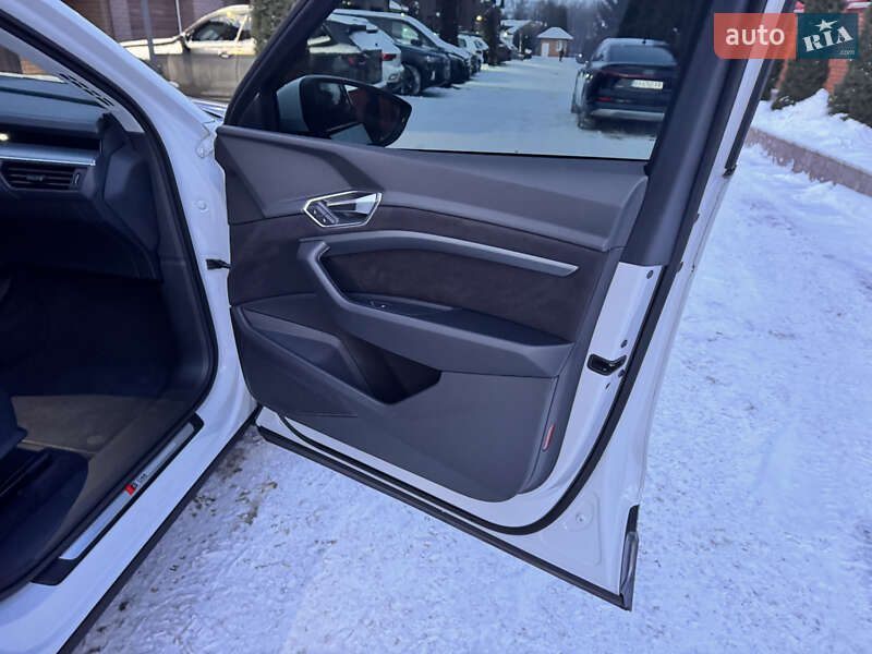 Позашляховик / Кросовер Audi e-tron 2022 в Хмельницькому фото 34 Позашляховик / Кросовер Audi e-tron 2022 в Хмельницькому