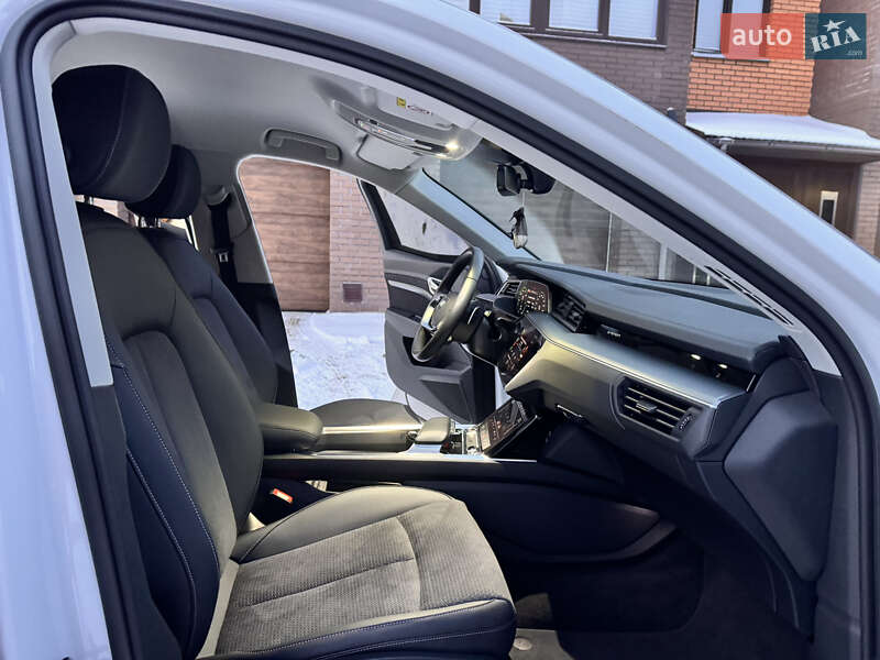 Позашляховик / Кросовер Audi e-tron 2022 в Хмельницькому фото 40 Позашляховик / Кросовер Audi e-tron 2022 в Хмельницькому