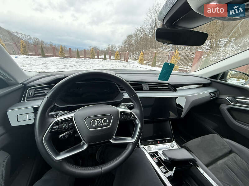 Внедорожник / Кроссовер Audi e-tron 2020 в Сваляве фото 40 Внедорожник / Кроссовер Audi e-tron 2020 в Сваляве